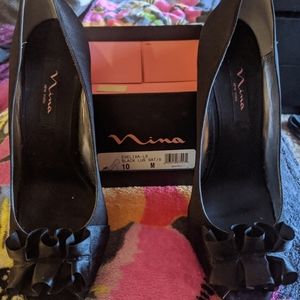 Black Ruffled Stilleto Heels